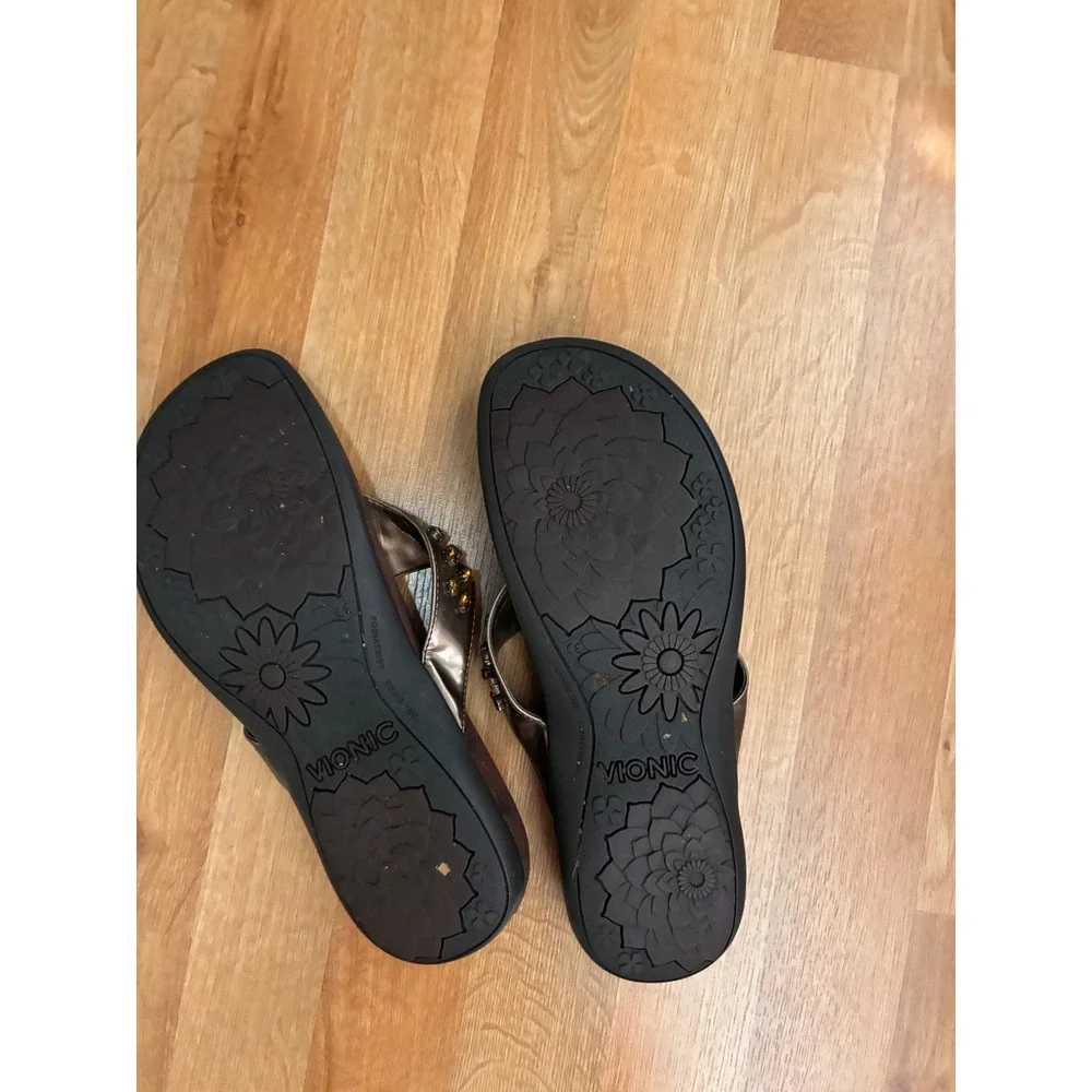 Vionic flip flop